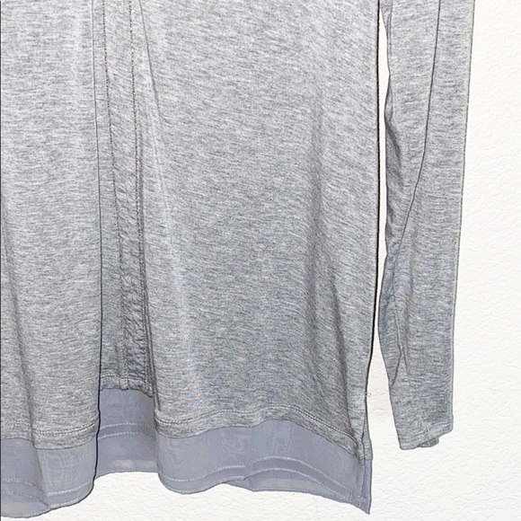 WHBM Gray V Neck Sparkle Detail Long Sleeve Top - Picture 4 of 10